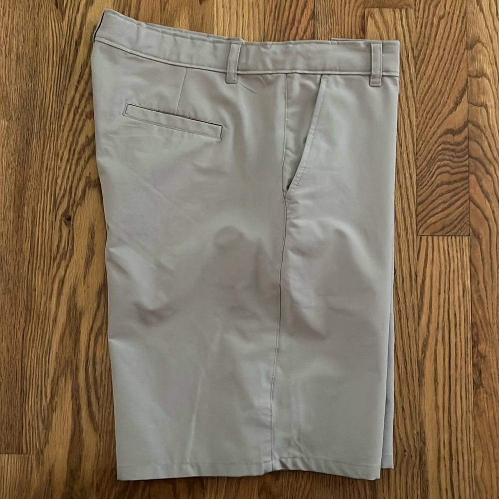IZOD Young Mens Athletic Performance Shorts Khaki Husky 16